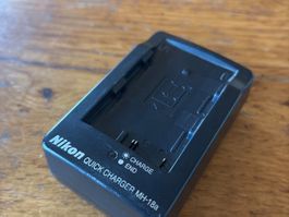 Nikon Ladegerät quick charger MH18a