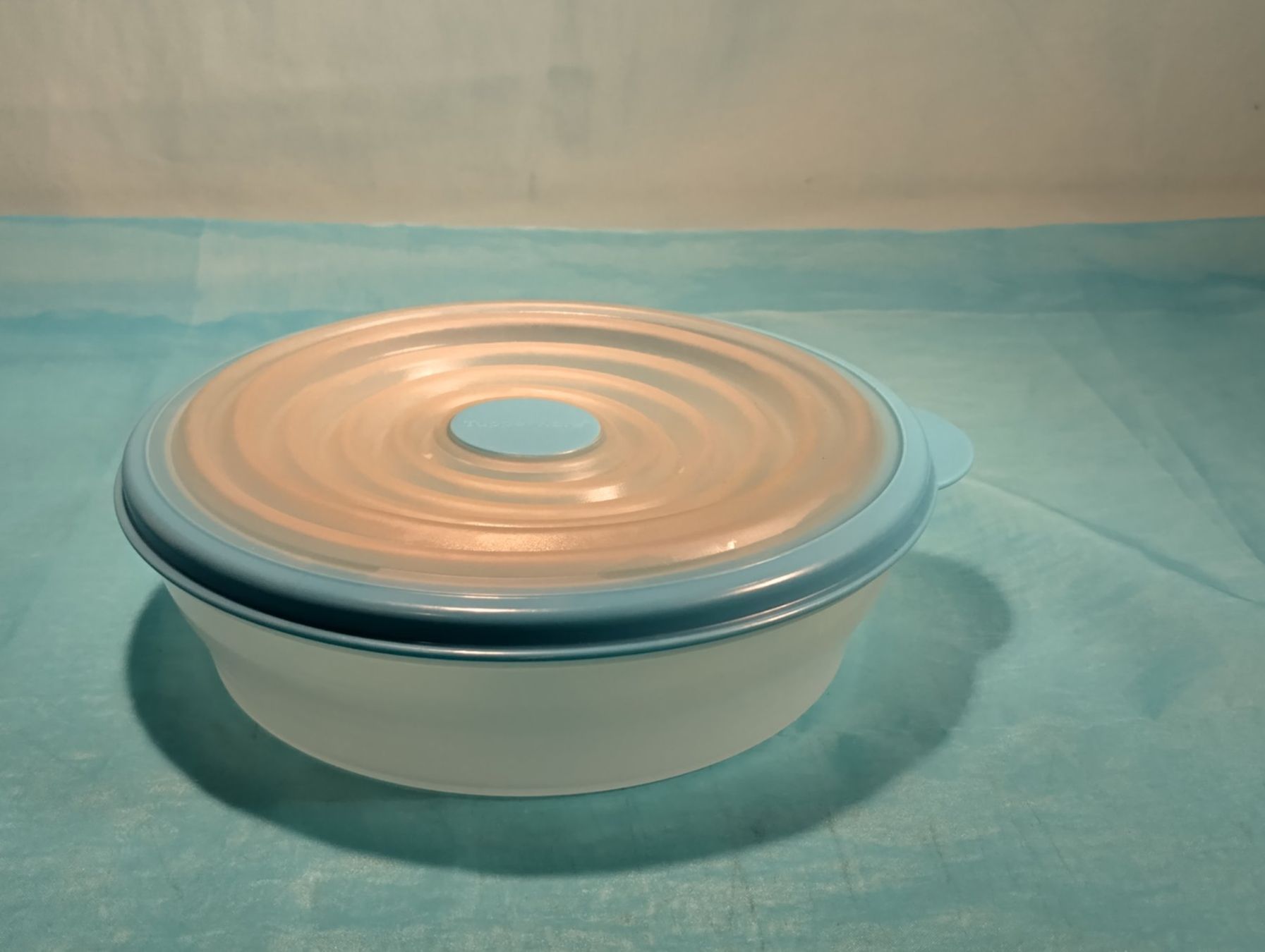Tupperware Contenitori & Simili: Tupperware Behälter Bungee mit flexiblem Rillendeckel, 1L – Usato da Bellach venduto da JingleCherry