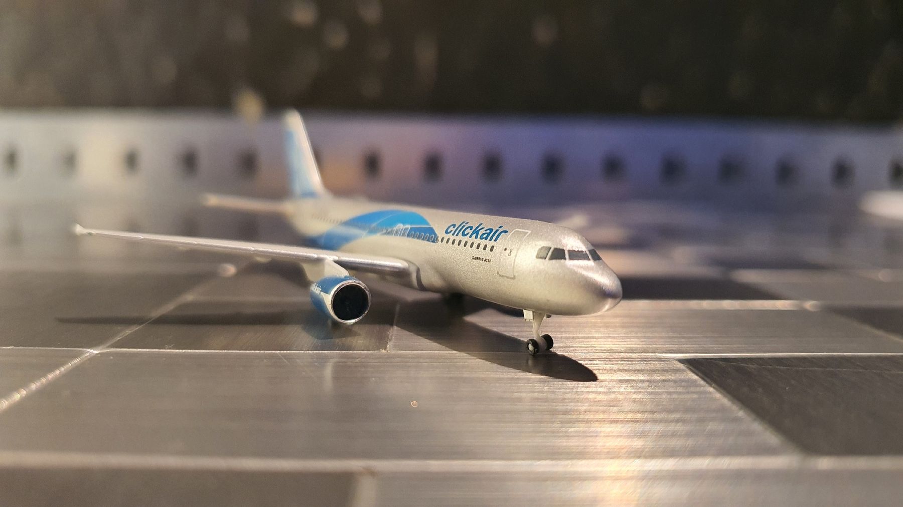 Herpa Kit di modellismo & Modellini statici: HERPA CLICKAIR AIRBUS A320 1/500 – Usato da Männedorf venduto da Modellbau-wyss 2