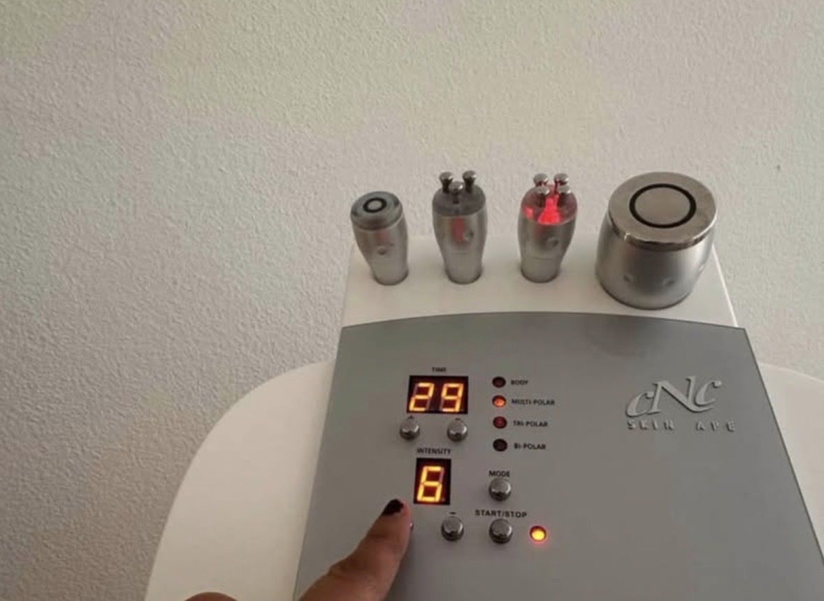 Attrezzature mediche: Radiofrequenz von CNC – Usato da Hombrechtikon venduto da maryg01 1