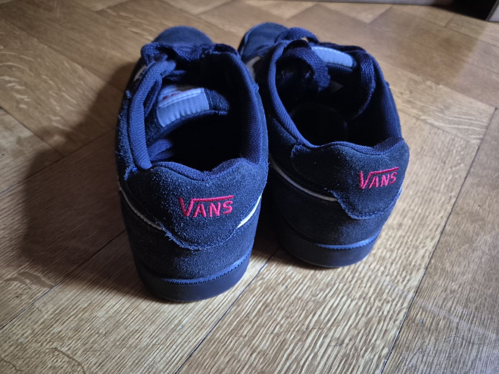 Vans Scarpe da uomo: Sneaker Vans bleu marine taille 42.5  – Usato da Lausanne venduto da mly_j8yp 2