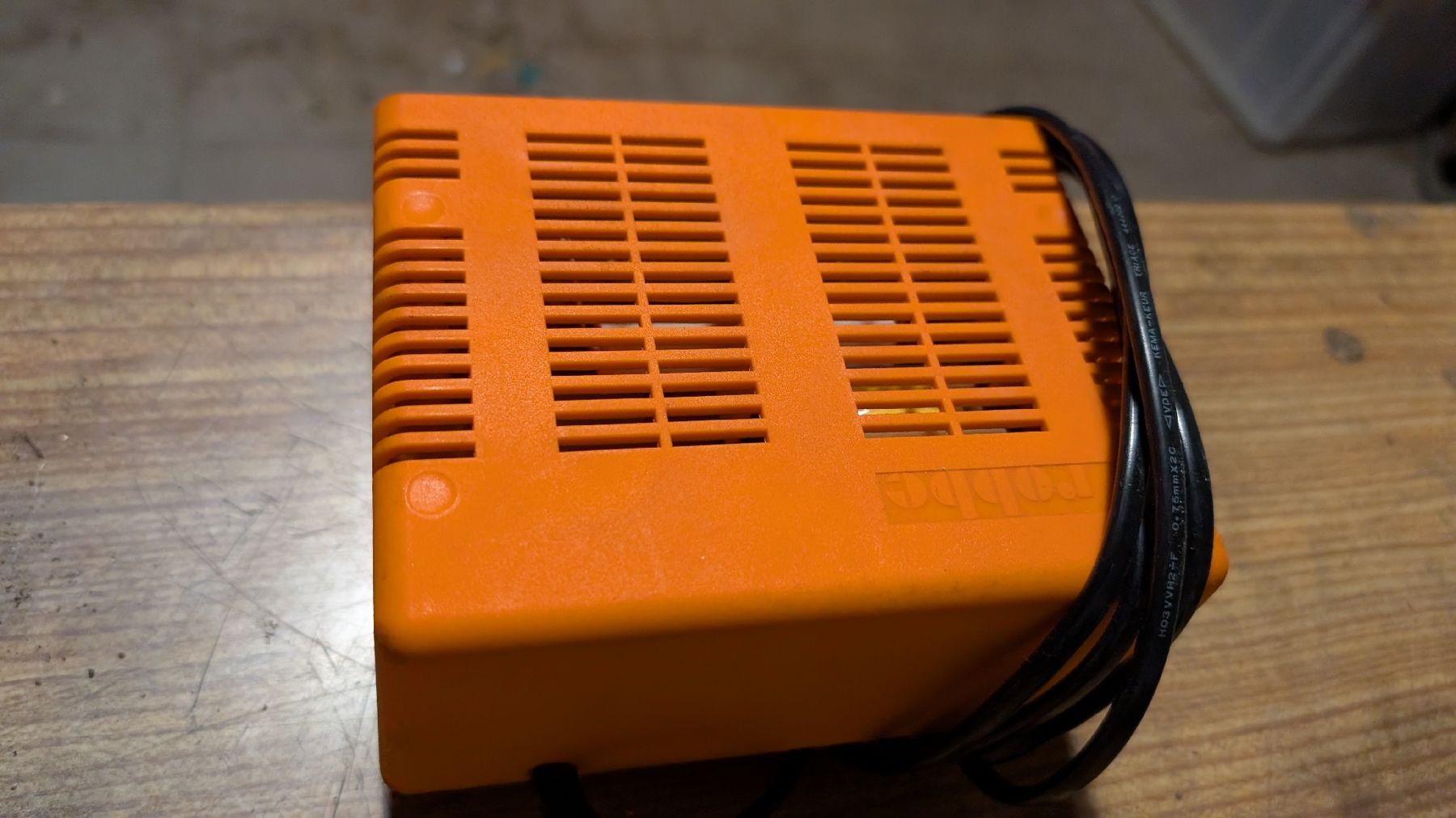 Robbe Batterie, Caricabatterie & Alimentatori: Robbe Lader 5r, Ladegerät – Usato da Guttet-Feschel venduto da Misterblue 3