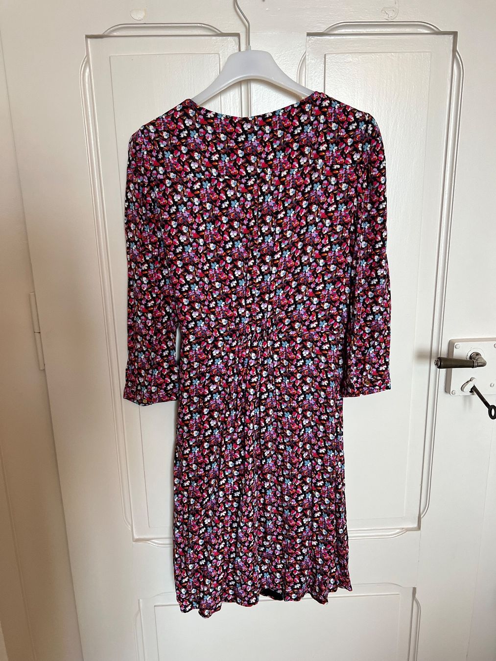 Nafnaf Robes: Robe à fleurs Naf Naf – Neuf (Voir description) à Neuchâtel par Thesebootsaremadeforwalking 2