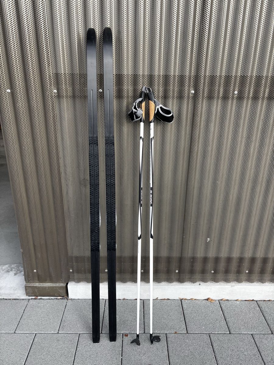 Fischer Skis: Fischer Langlauf Ski mit Stöcke – Gebraucht aus Zollikofen von Prosecco7