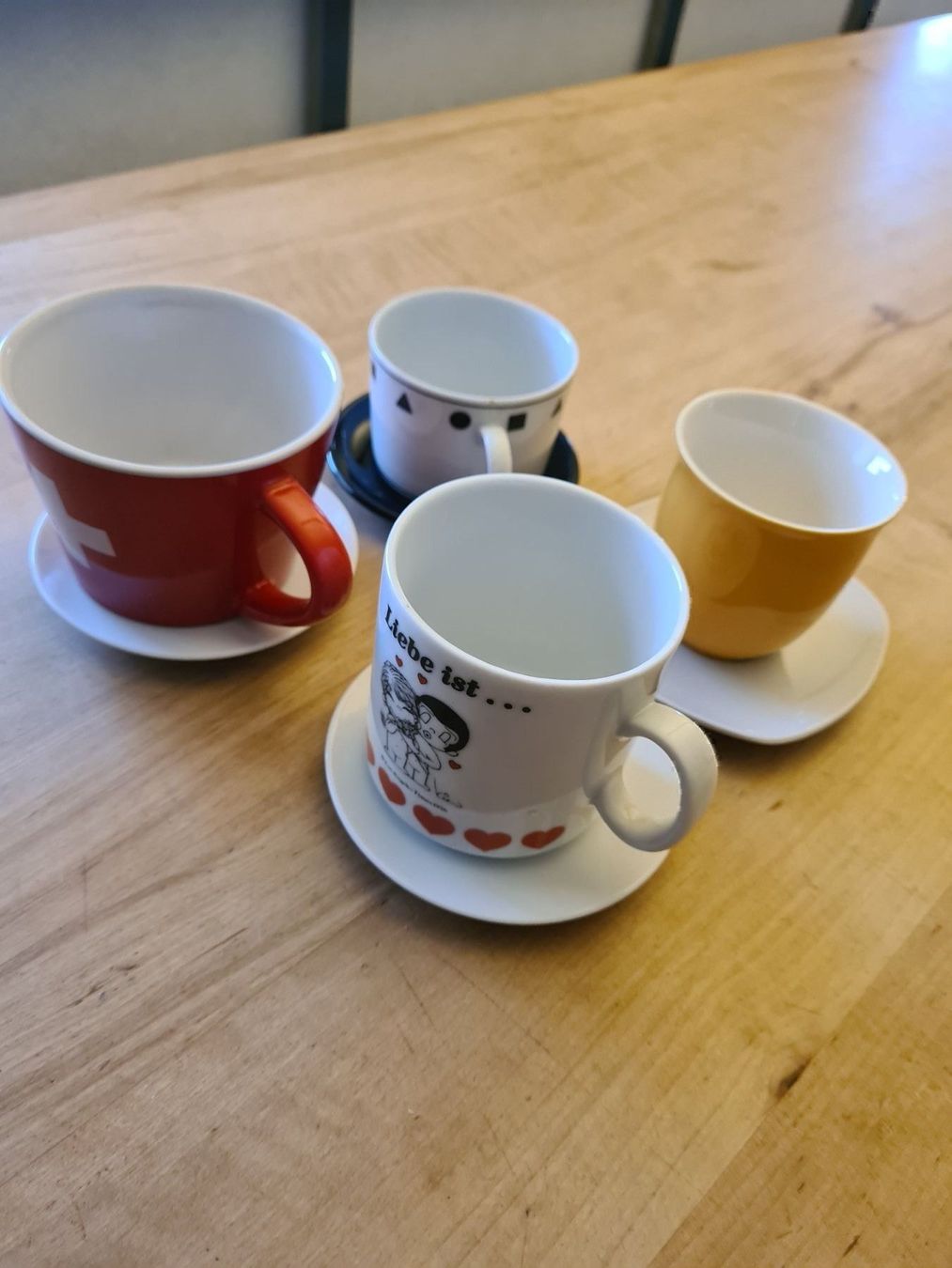 Tassen: Tee/Kaffeetassen 4 Stück – Gebraucht aus Ruswil von M71