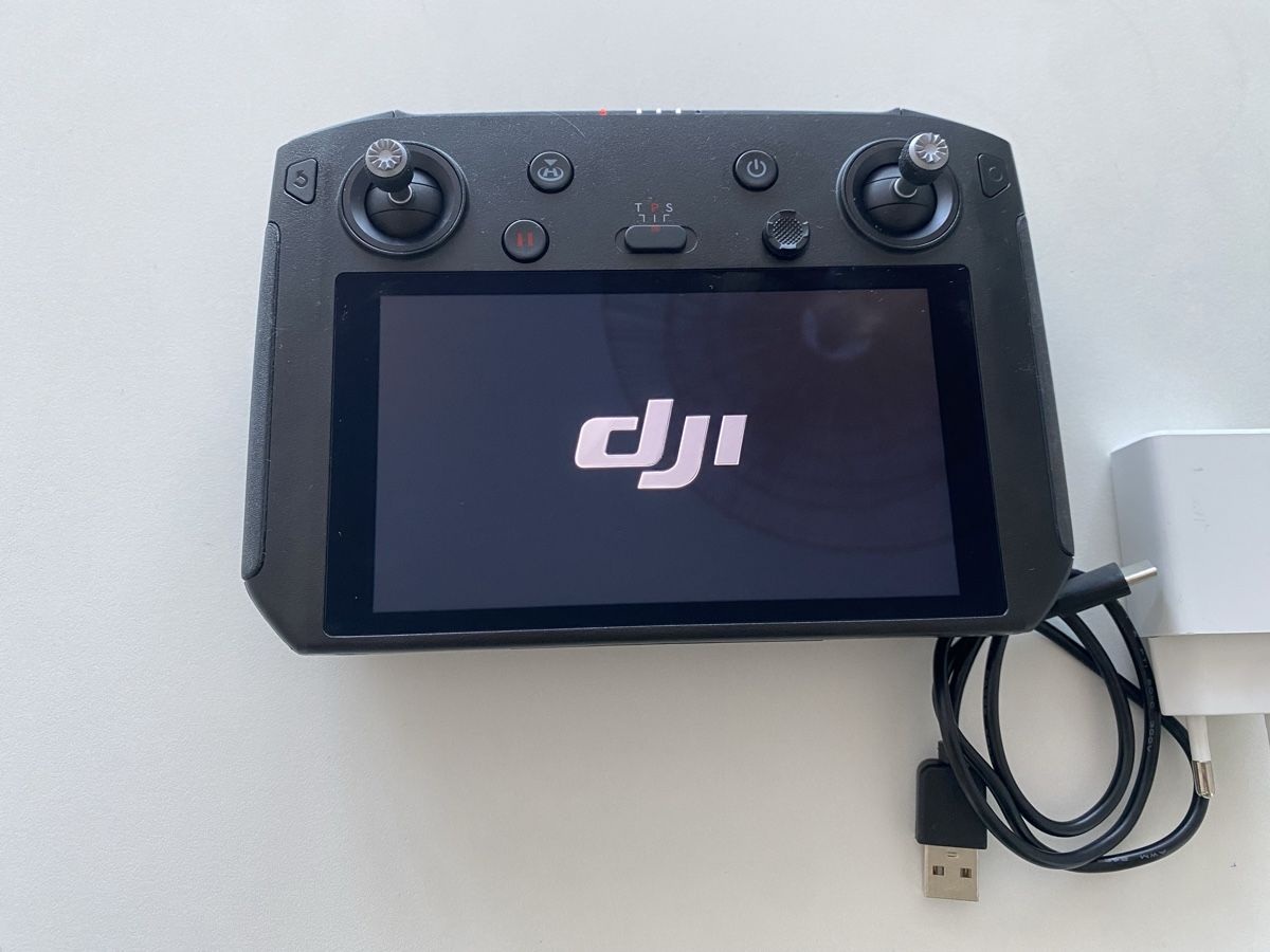 DJI Commande à distance: Radiocommande DJI Smart Controller RM500 – D'occasion à Gland par Tech-TEC 2