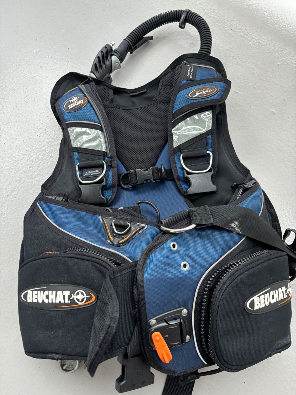 Mute per immersioni: Buoyancy vest & gear bundle available at a bargain price – Usato da Zollikon venduto da Ostendo