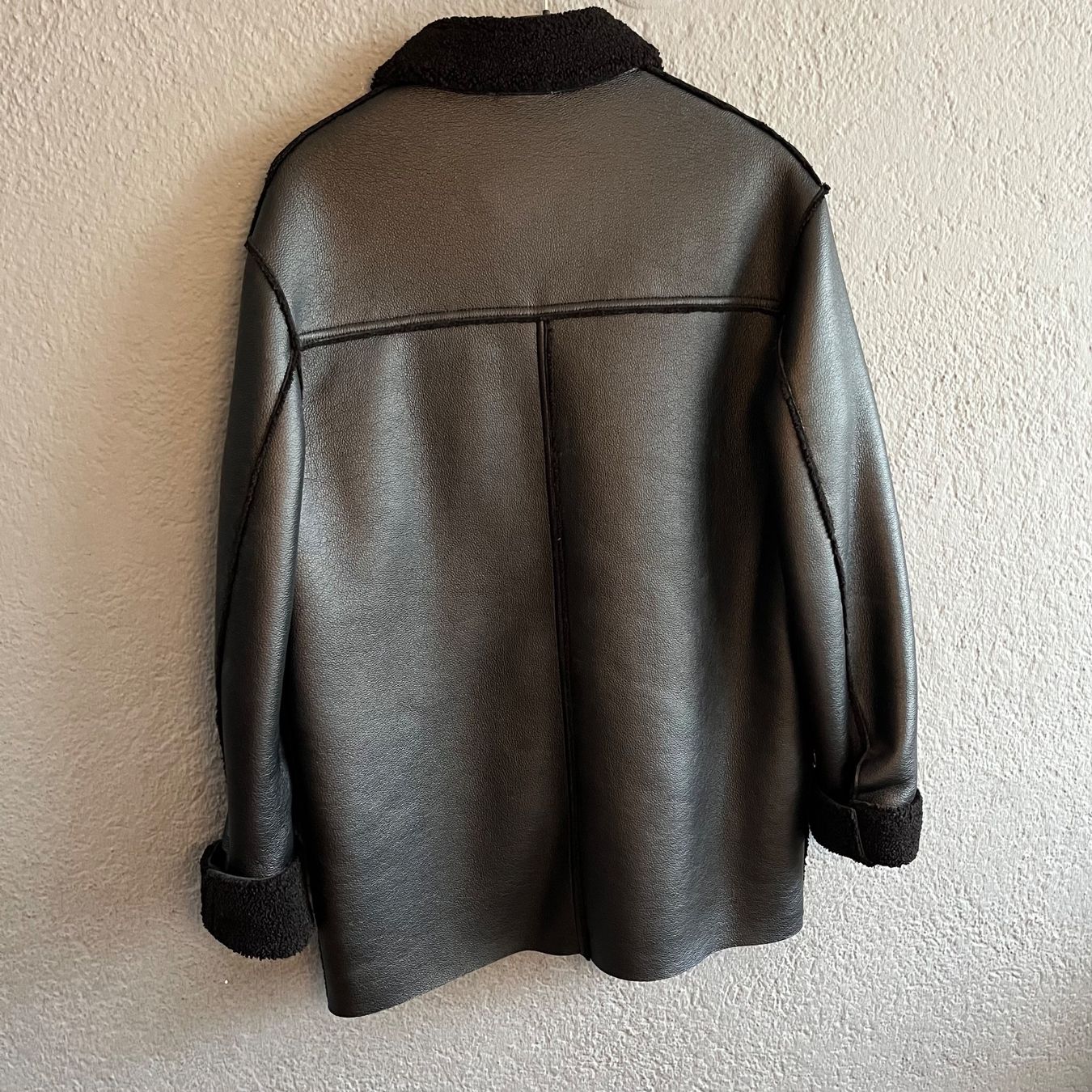 Nanushka Giacche: Nanushka oversized Shearling Jacke – Usato da Solothurn venduto da kaetillac 1
