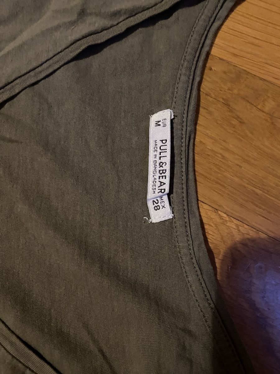 Pull&Bear T-Shirts: T-shirt Pull&Bear vert kaki M 38 – Gebraucht aus Epagny von nie_n5yb 1