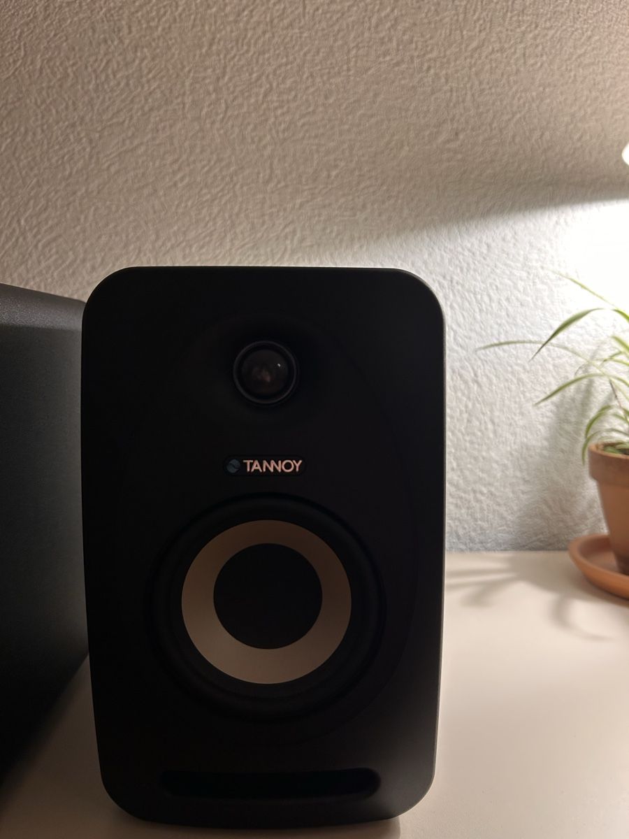 Tannoy Casse acustiche: Tannoy Reveal 402 – Usato da Vevey venduto da dafunkychild 2