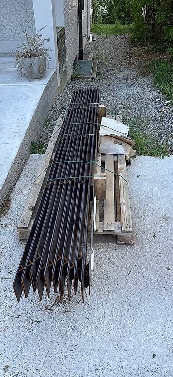 Sonstiges Baustoffe: Stellstreifen/ Rasensbschluss aus Stahl – Neu und originalverpackt aus Wettingen von marco_m