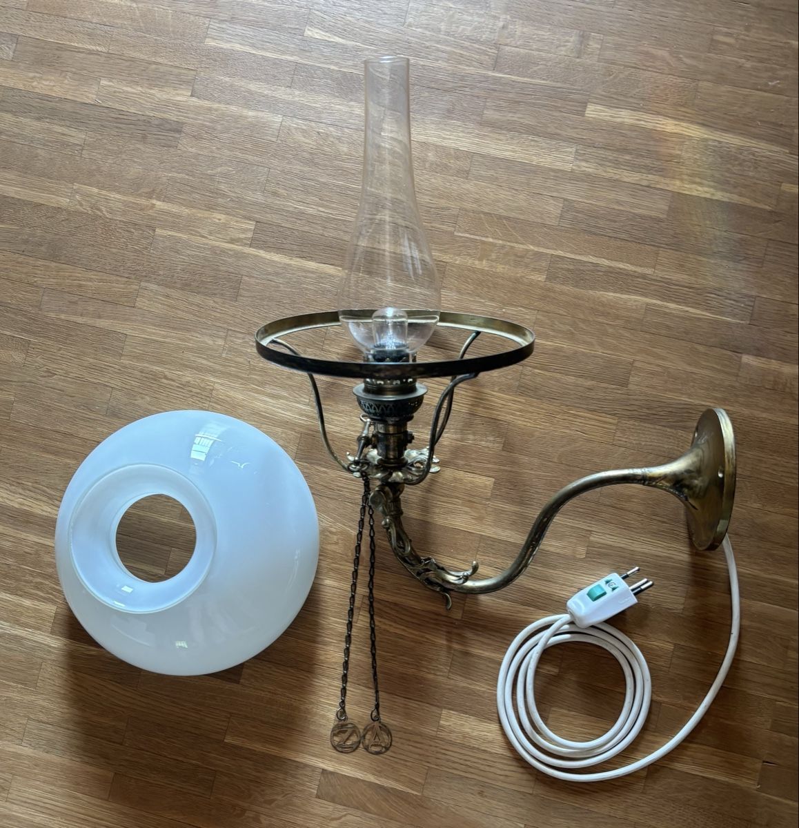 Lampade: Antike Wandleuchte – Usato da Hünenberg venduto da Smile77.. 2