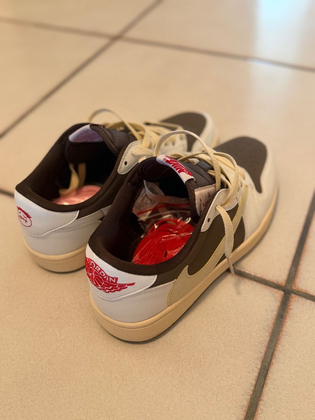 Jordan Scarpe da uomo: Travis Scott x Air Jordan 1 Low Reverse Mocha – Nuovo (secondo la descrizione) da Sion venduto da ali_ykj7 3