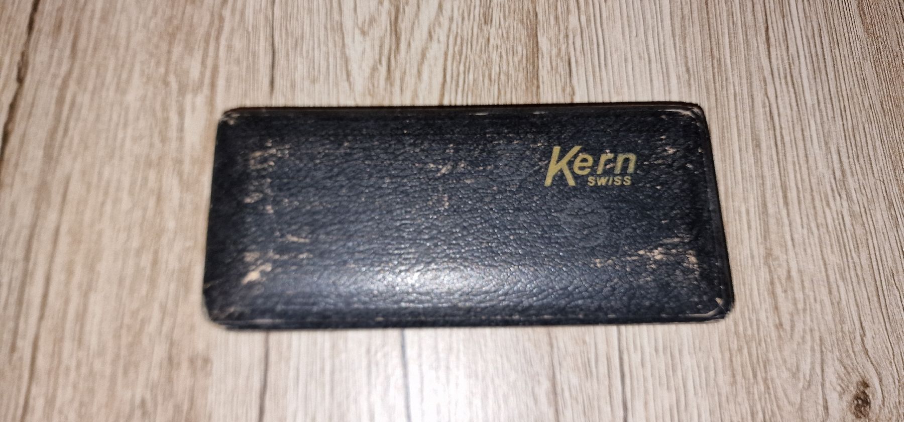 Compassi: Ensemble de compas 4 pcs "KERN SWISS" avec étui, années "50" – Usato da Genève venduto da Petit-Ange 1