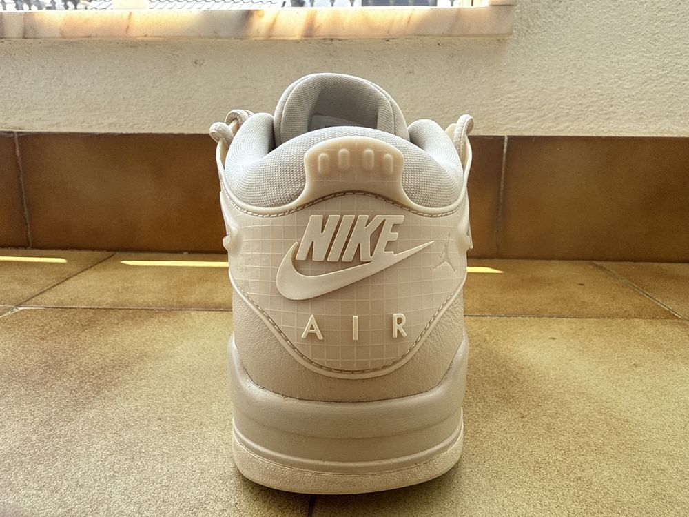 Jordan Scarpe da uomo: Air Jordan 4 rm beige pointure 41 utilisée 2 fois – Nuovo (secondo la descrizione) da Grône venduto da sde_bsq5 3