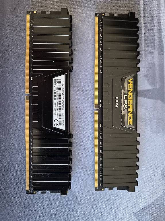 Corsair Mémoires / RAM: DDR4 cl 18 -  2x8gb - 3600MHz – D'occasion à Corsier-sur-Vevey par Flo_8kr8