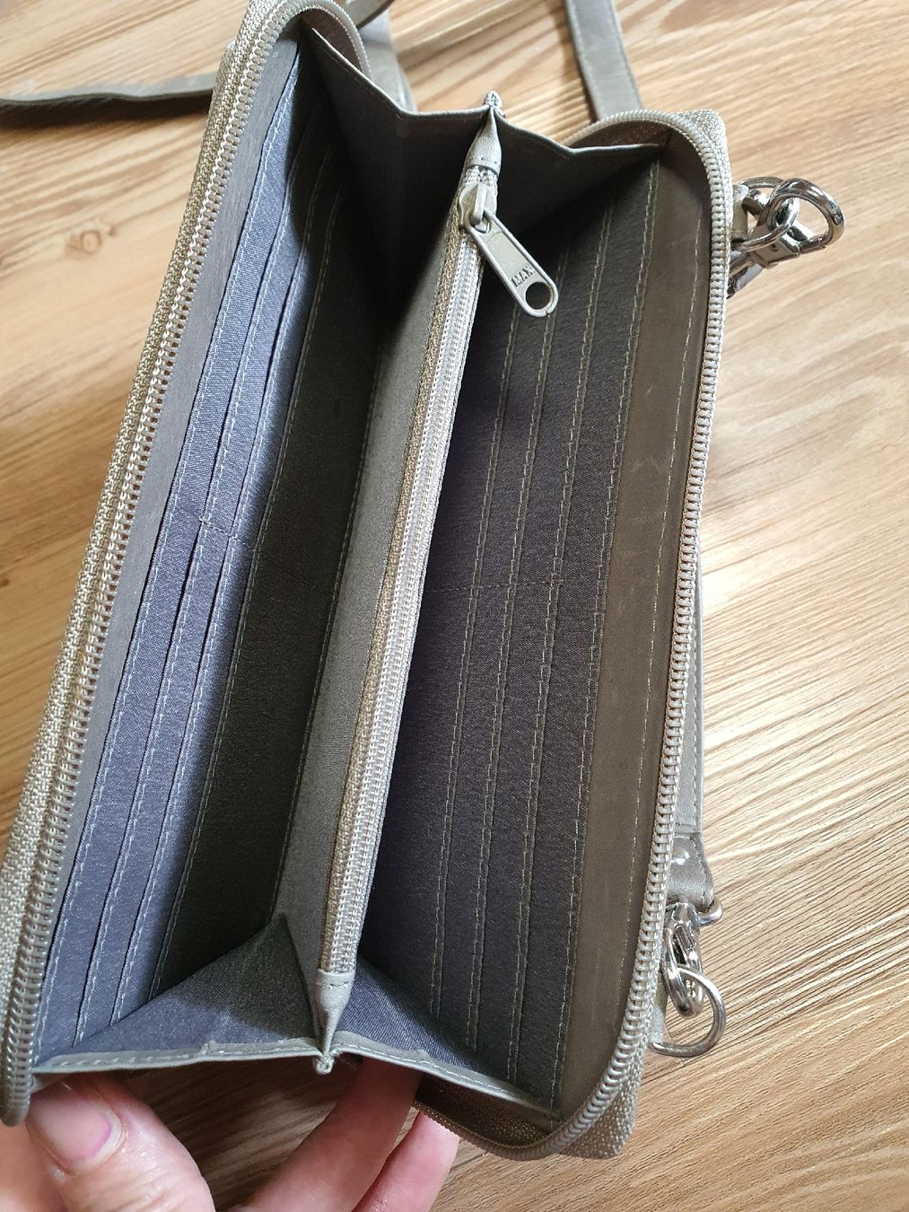 Taschen für Damen: praktische Umhängetasche – Gebraucht aus Flawil von minggeli83 3