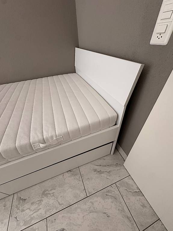 Betten: Bett mit Lattenrost und Matratze – Gebraucht aus Erlinsbach von jas_h5z2 4