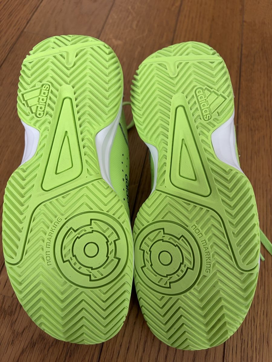 Adidas Scarpe da uomo: Adidas Hallenturnschuhe Grösse 34 – Nuovo (secondo la descrizione) da Granges-Paccot venduto da Fwaeber 1
