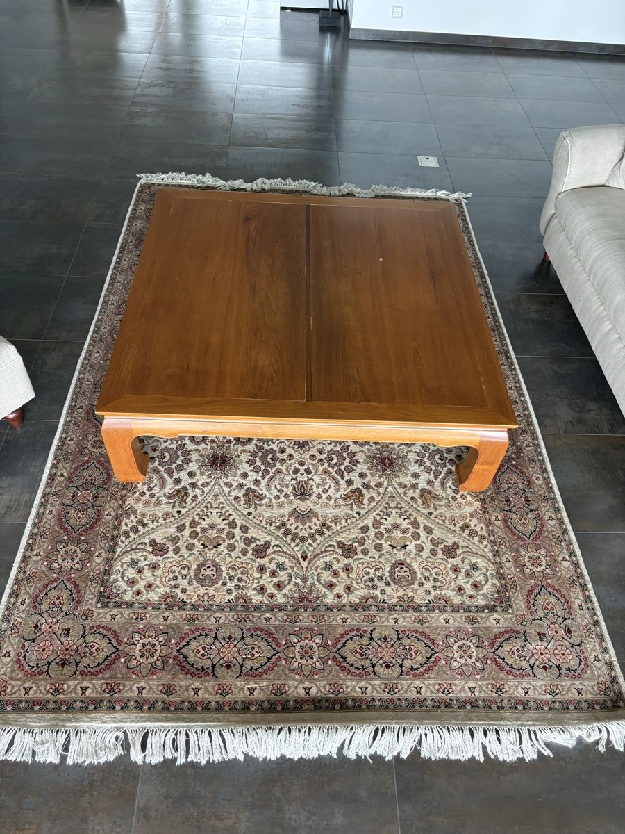 Tische: Wooden square coffee table  – Gebraucht aus La Conversion von chi_td5v 2
