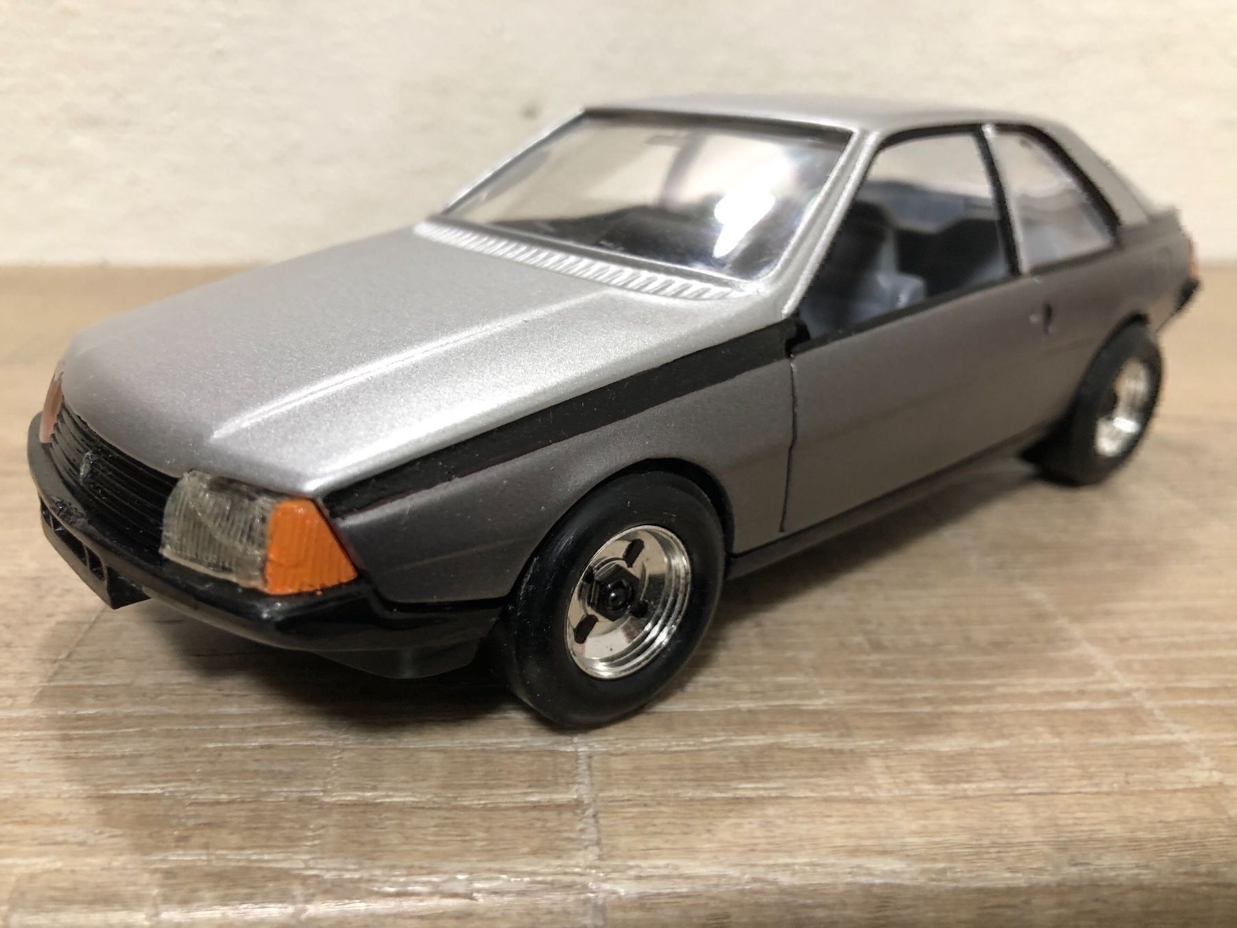 Renault Voitures modèles: Renault fuego Oldtimer – D'occasion à Reinach AG par rares75