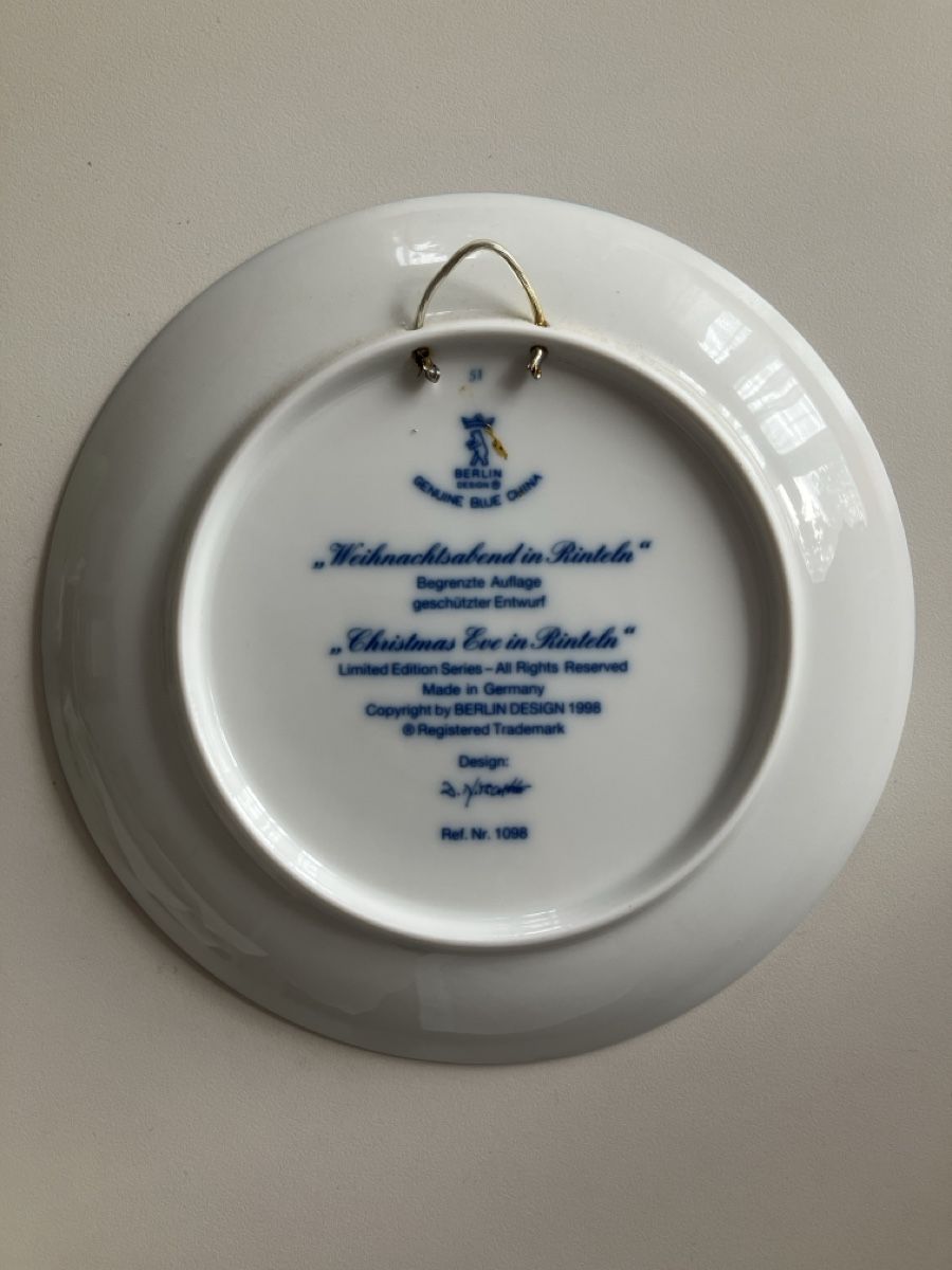 Piatti: Berlin Design Teller "Weihnachtsabend in Rinteln" 1998 – Nuovo (secondo la descrizione) da Niederglatt ZH venduto da maggie25 1