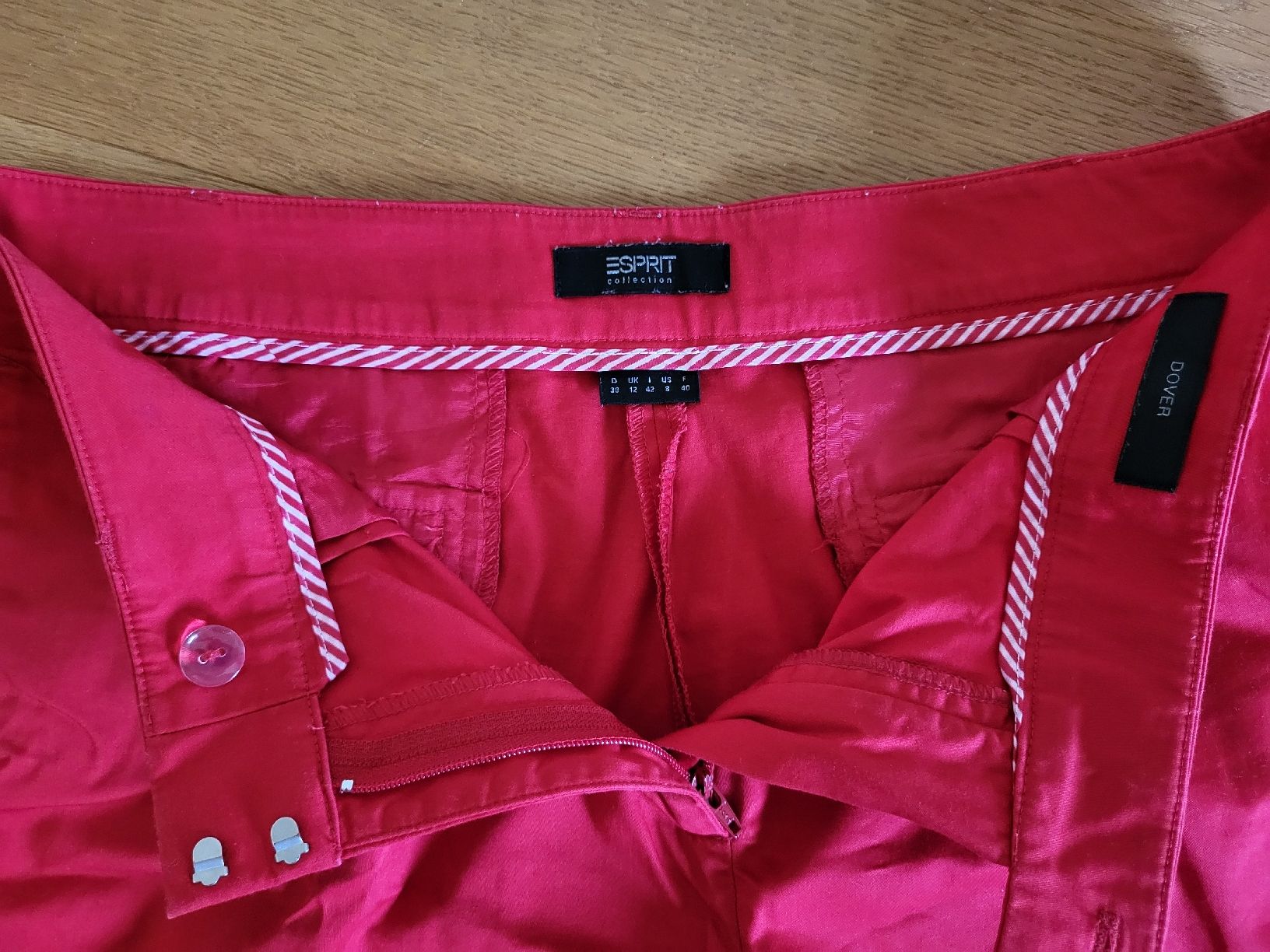 Esprit Hosen: Esprit Shorts rot Gr 38  – Neu (gemäss Beschreibung) aus St.Gallen von Einstein87 1