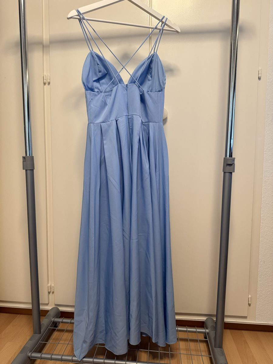 Vestiti: Langes, hellblaues Kleid, Grösse 36 – Usato da Thun venduto da tat_zb9b 1