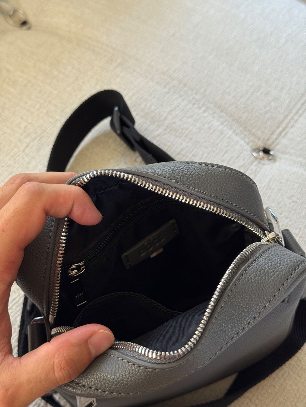 Hugo Boss Borse: Hugo Boss | Umhängetasche – Nuovo (secondo la descrizione) da Horgen venduto da onur_5 4