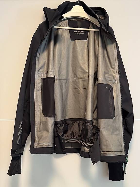 Giacche: Beyond Medals Snowboard Jacke XL – Usato da Luzern venduto da _Luccer 3