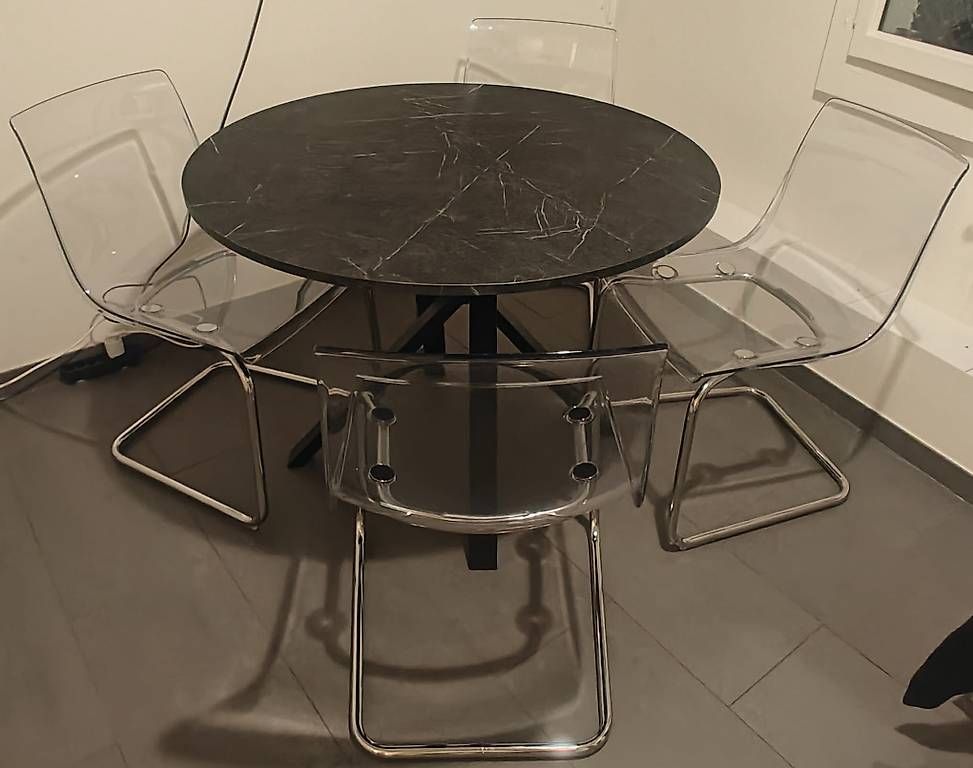 Set di tavolo e panche: Table et chaises (ensemble ou séparément)  – Usato da Genève venduto da jul_wqg8