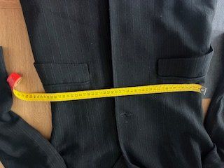 Anzüge & Kostüme: Costume Tailleur noir et blanc rayé – Gebraucht aus Sion von VouillamozV01 4