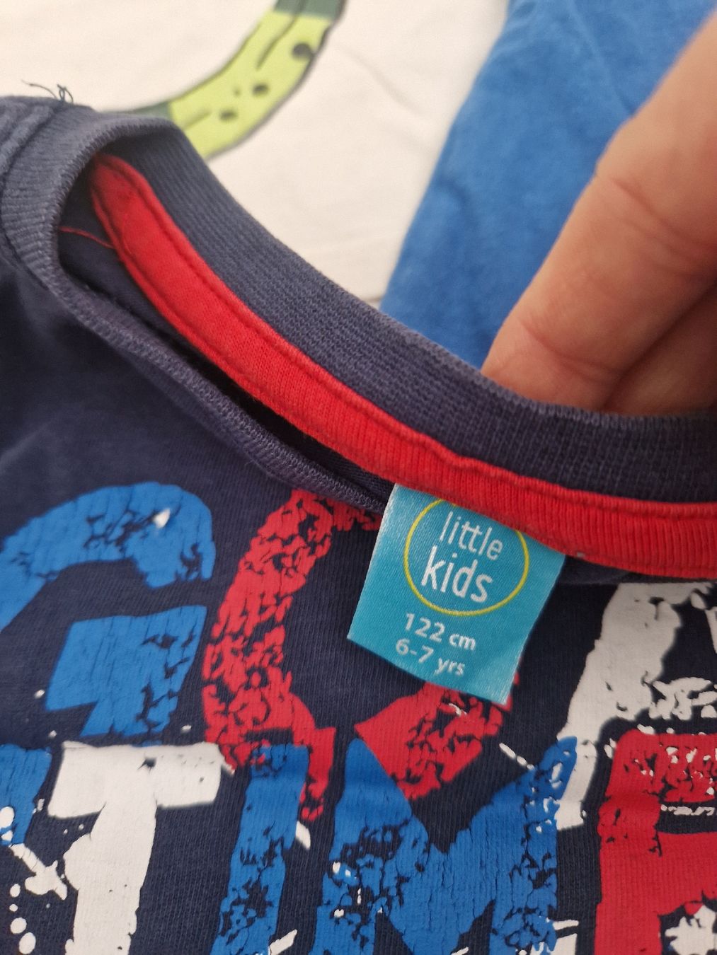 Lotti & Set di vestiti: T-shirt Gr.122 – Usato da Zürich venduto da Nis96e 1
