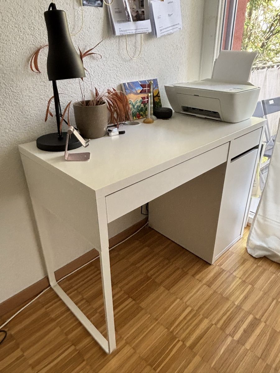 Scrivanie: Bureau IKEA MICKE  – Usato da Lausanne venduto da cec_xd97