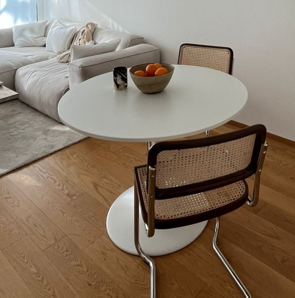 Tische: Weisser Esstisch im Retro Design – Gebraucht aus Nottwil von samu1181 1