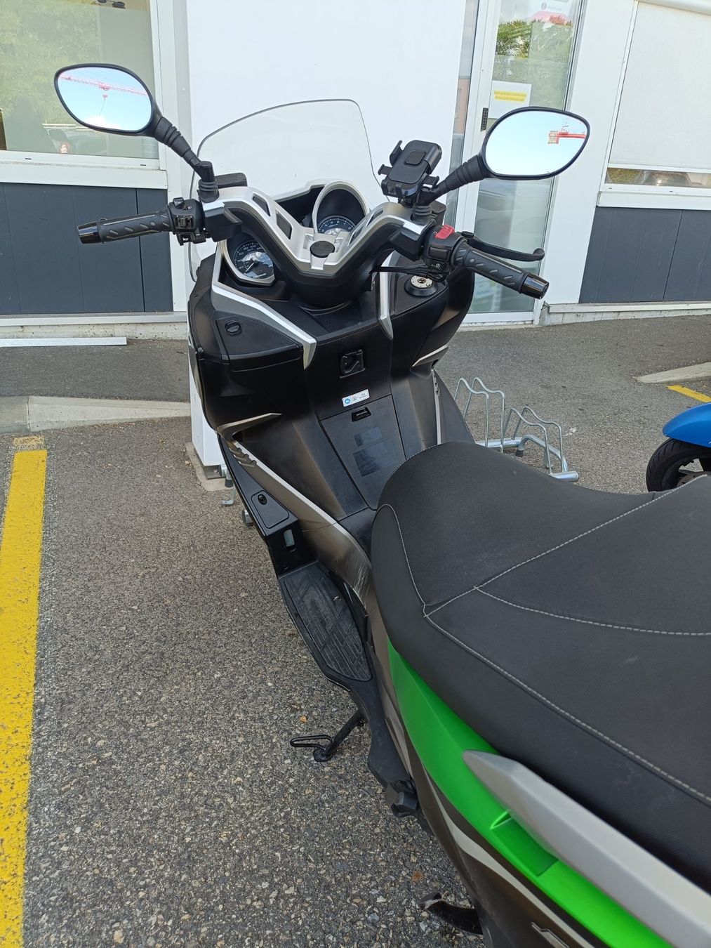 Kawasaki Scooters: Vend cause non emploi – Gebraucht aus Concise von psa_2py6 2