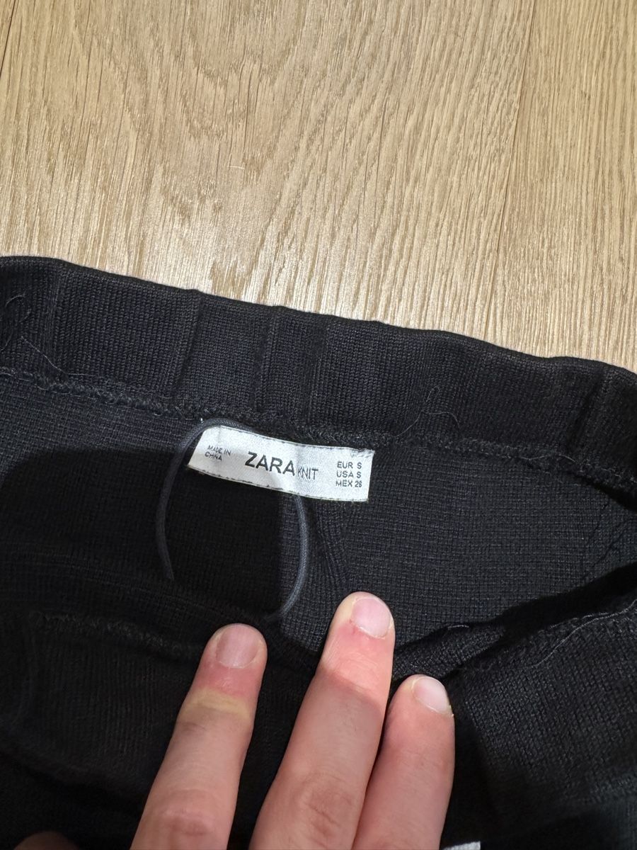 Gonne: Schwarzer Minirock von Zara, Grösse S – Usato da Hinwil venduto da YPMK61 1