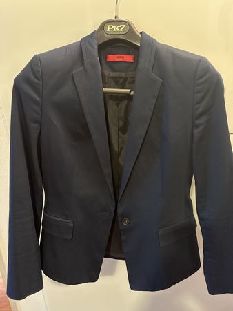 Dunkelblauer Blazer HUGO BOSS Gr. 36 – Perfekt für Herbst/Wi