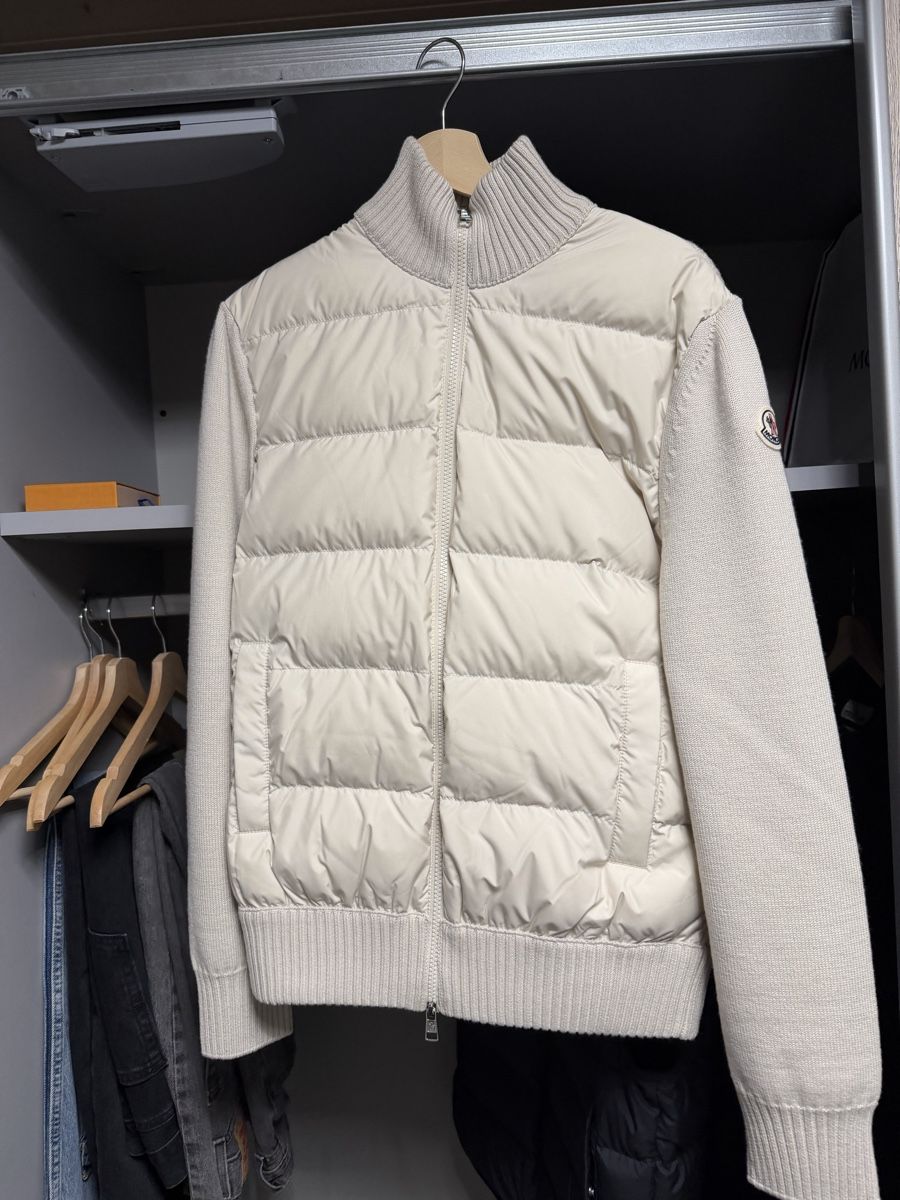 Moncler Giacche: Moncler Cardigan hellbeige – Nuovo e nell'imballaggio originale da Spiez venduto da vvo_627h