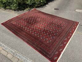 Orientalischer Teppich rot gemustert guter Zustand