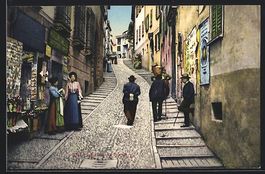 Lugano, Via Cattedrale mit Passanten und