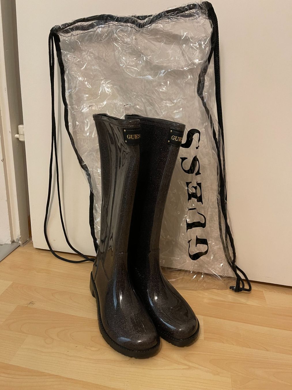 Guess Scarpe da donna: Gummistiefel von Guess, 36' – Usato da Urdorf venduto da phi_287f