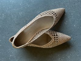 Ballerines pointues en cuir tressé doré / T40
