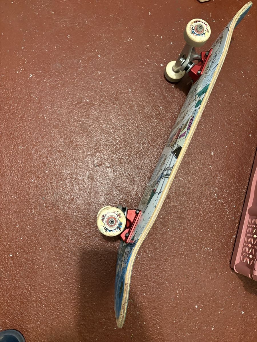 Skateboards: Skateboard mit Graphic Deck gebrauchter Zustand – D'occasion à Oetwil am See par hatsch101 2