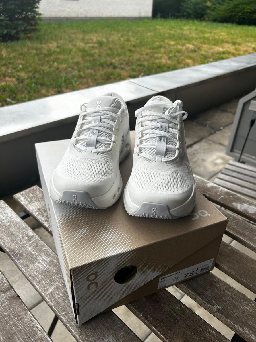 On Scarpe da donna: Neue On Laufschuhe Grösse 7.5 – Nuovo e nell'imballaggio originale da Zürich venduto da eli_j975 2
