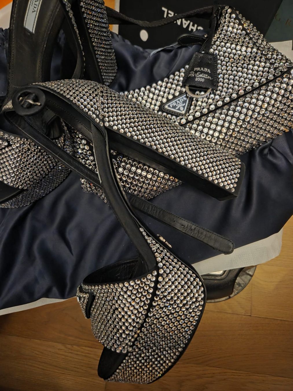 Prada Sacs femmes: Prada Strass Handtasche neuwertig – D'occasion à Sargans par ToeBee01 1
