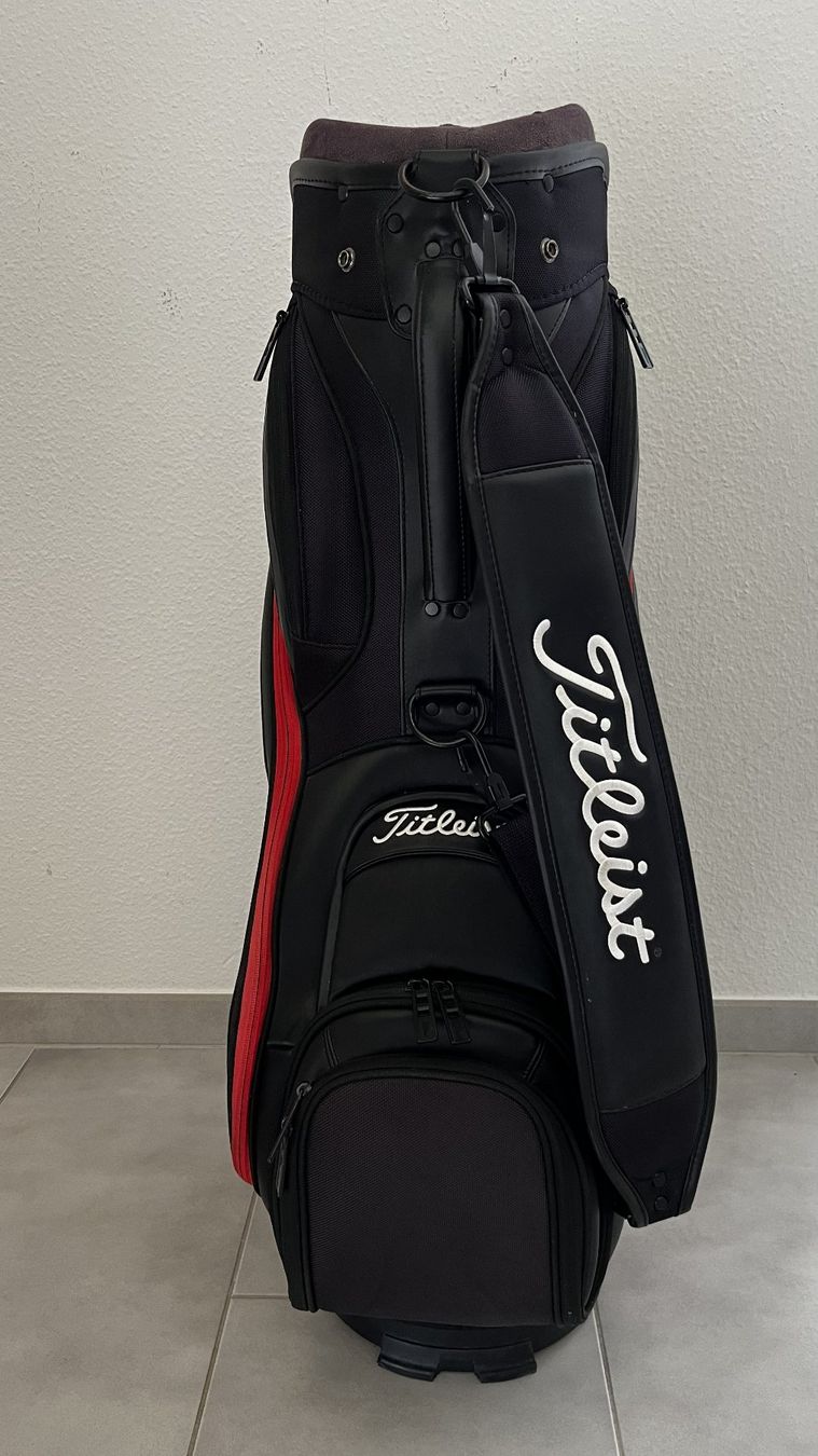 Titleist Borse: Titleist Midsize CartBag Black/Red – Usato da Unterägeri venduto da hany_11ch 1