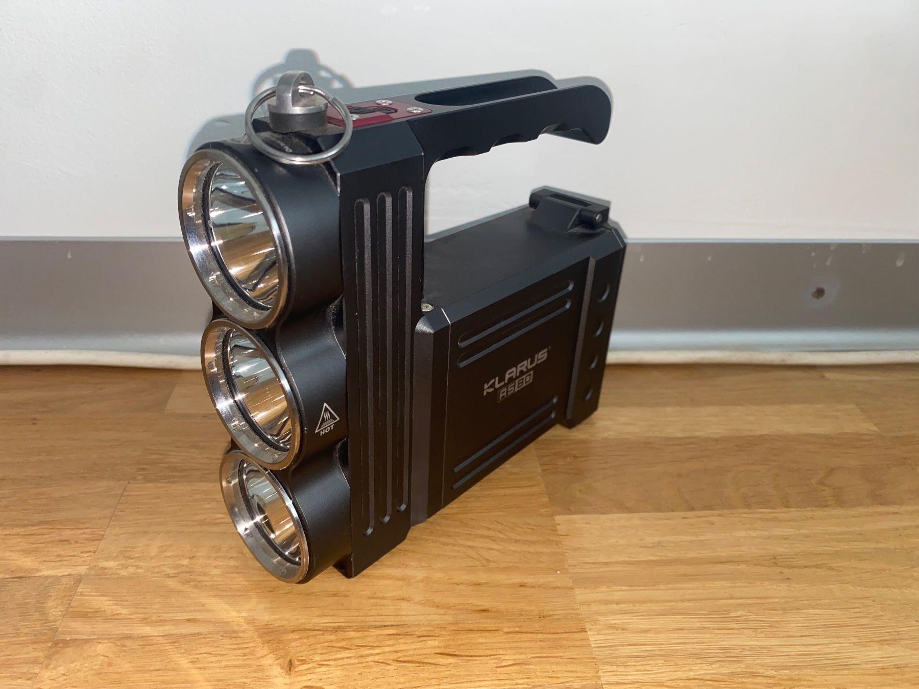 Klarus Lampes: Klarus RS80 - Suchscheinwerfer (LED), Flashlight – D'occasion à Rotkreuz par mia_dc2r