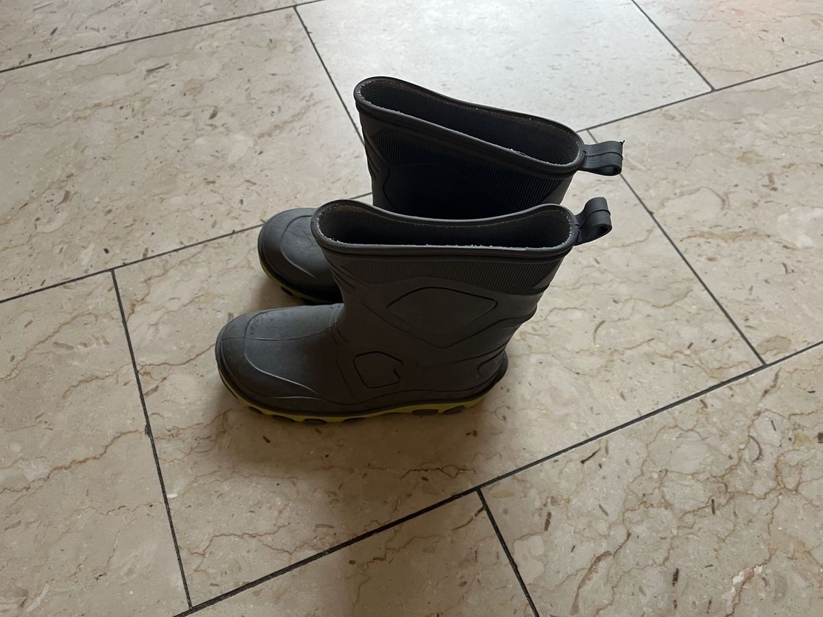 Scarpe per ragazzi: Gummistiefel GR 32 - 33 – Usato da Zürich venduto da klente