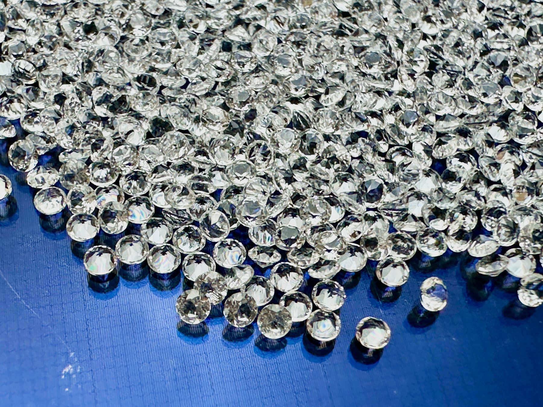 Pietre preziose: 50 St fein brillantgeschliffene White Topas-Pointer 1,5 mm – Nuovo (secondo la descrizione) da Langenthal venduto da Seelenfreunde 6